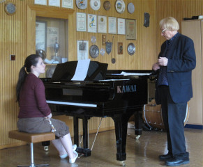 Student%20mit%20Peter%20Feuchtwanger%20
